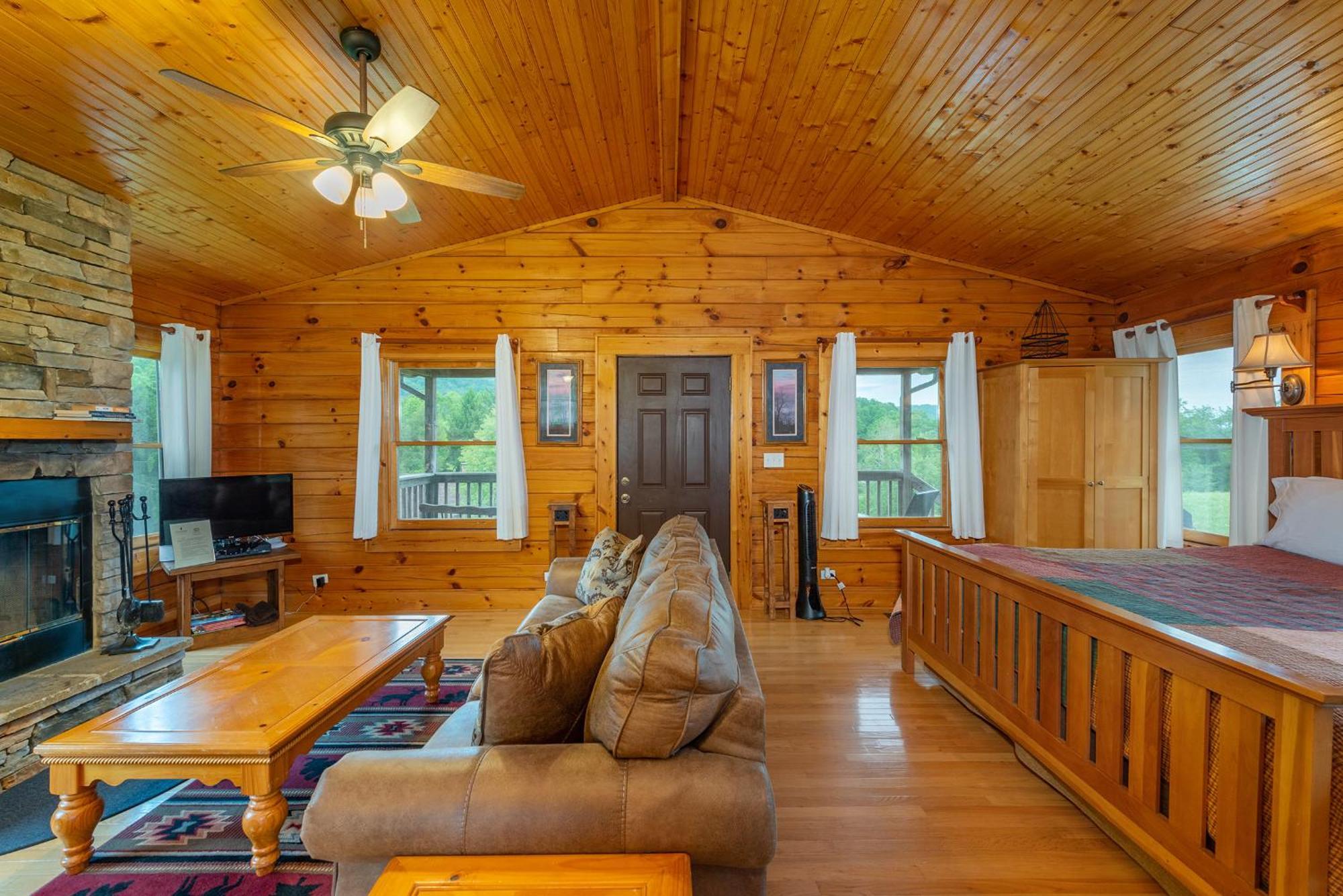 Candler Engadine Inn And Cabins מראה חיצוני תמונה