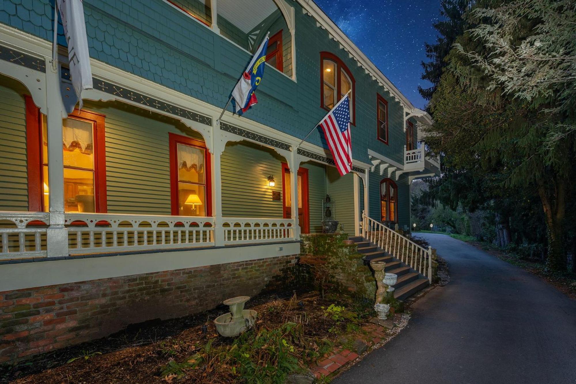Candler Engadine Inn And Cabins מראה חיצוני תמונה